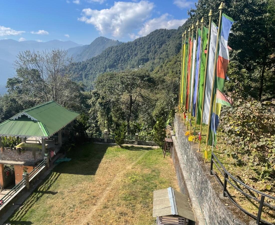 Martam Farmhouse Pelling Buitenkant foto