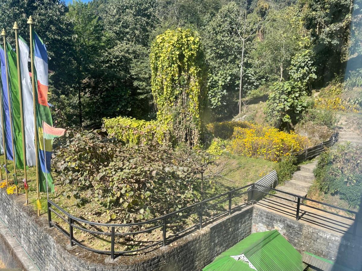 Martam Farmhouse Pelling Buitenkant foto