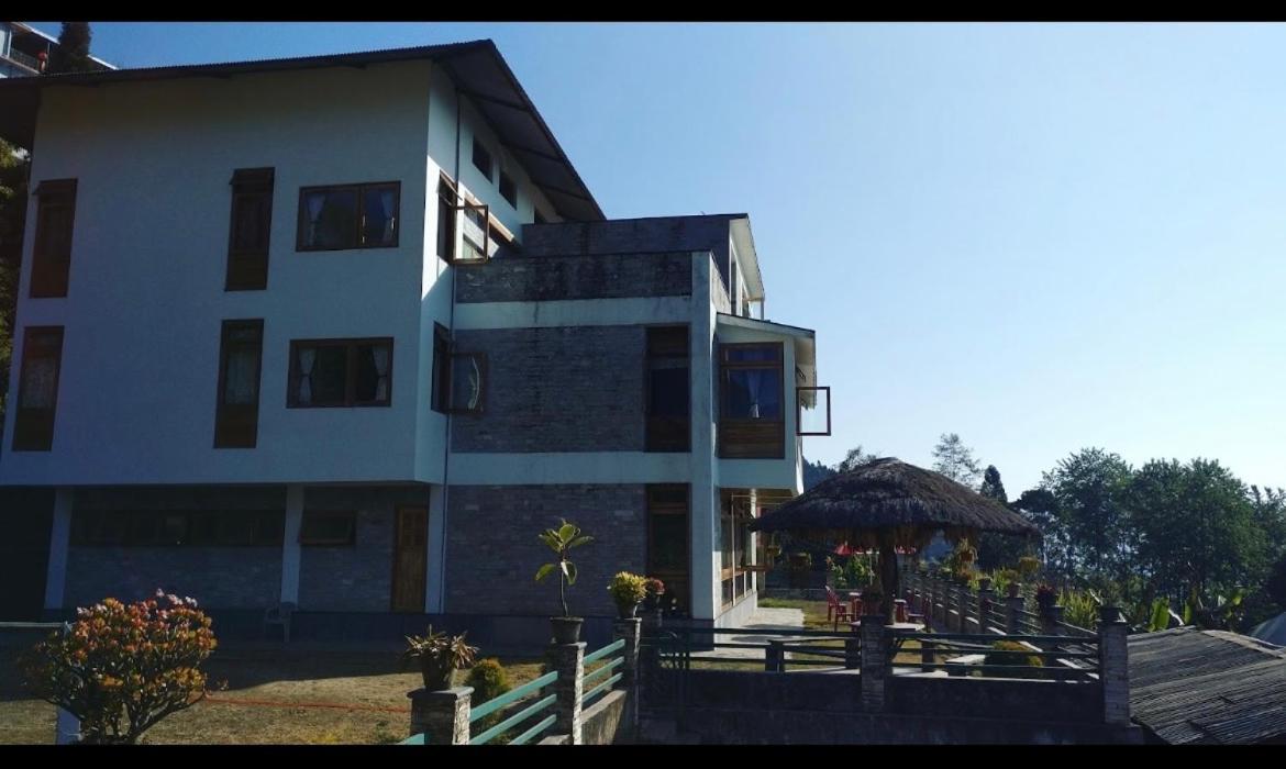 Martam Farmhouse Pelling Buitenkant foto